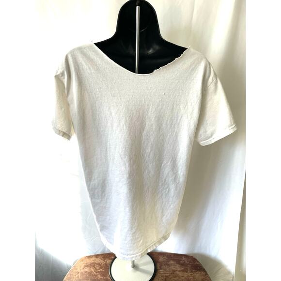 KISS I Love It Loud 1982 Cut Neck Band Tee White Sz M - Picture 2 of 5